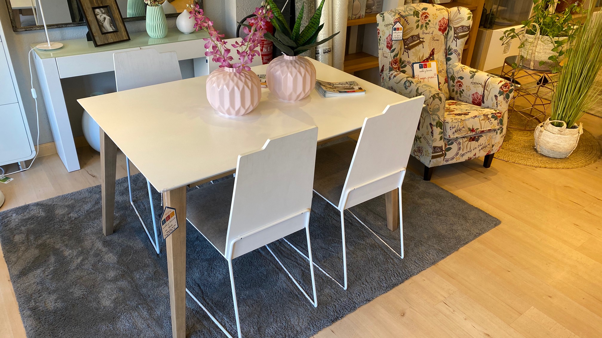 Conjunto mesa comedor extensible + 4 sillas | Muebles Toscana